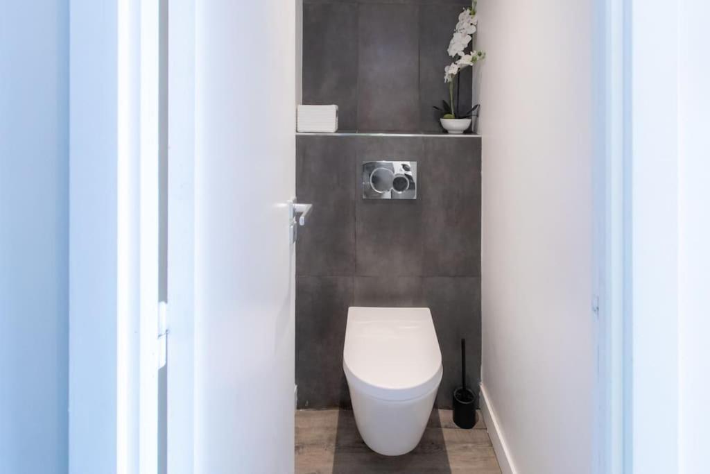 וילפראנש-סור-מר #40 Bright Sea View Suite For 6 2Mins Walk Port & Sea מראה חיצוני תמונה